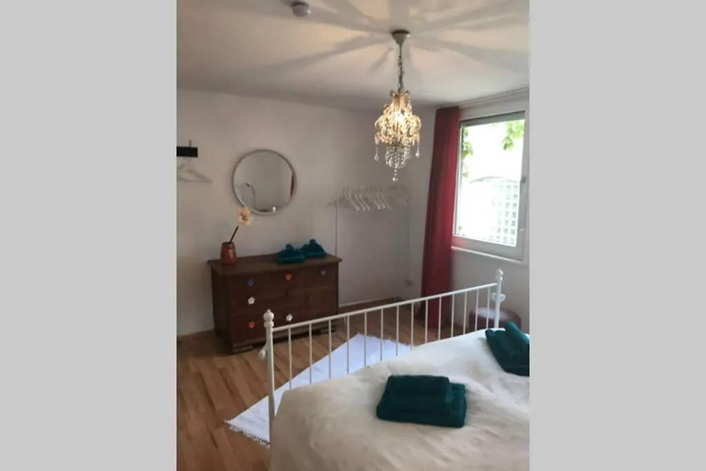 Apartment Sonnige 2-Zimmerwohnung Mit Veranda Stuttgart Germany