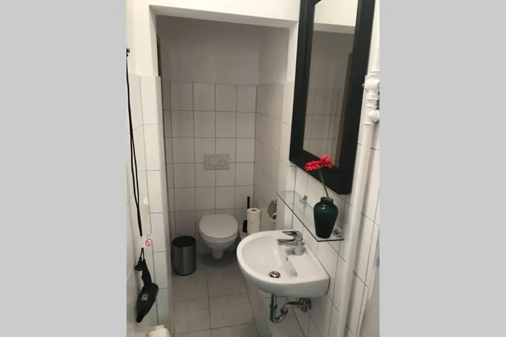 Apartment Sonnige 2-Zimmerwohnung Mit Veranda Stuttgart