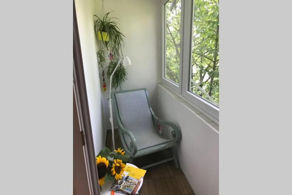 Apartment Sonnige 2-Zimmerwohnung Mit Veranda Stuttgart