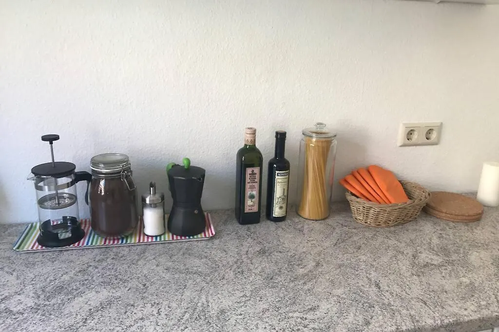 Sonnige 2-Zimmerwohnung Mit Veranda location